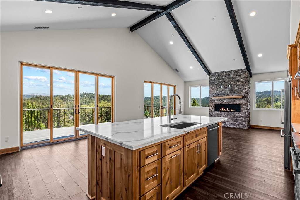 Lake Arrowhead, CA 92352,851 Madera LN