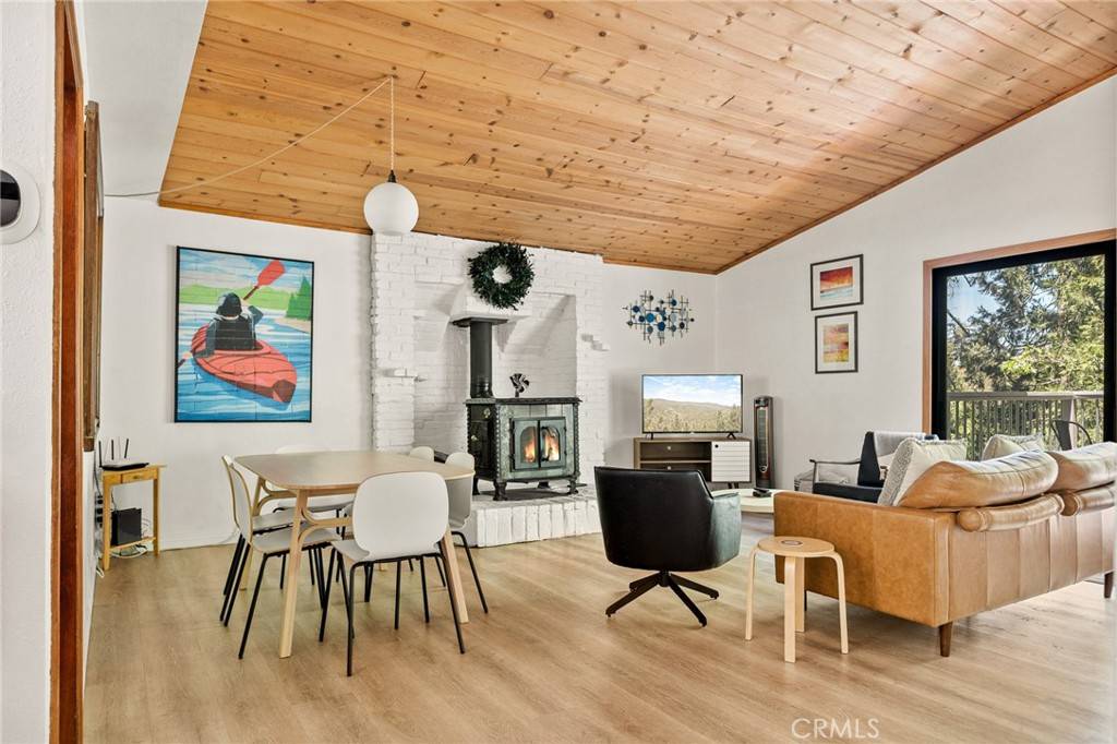 Crestline, CA 92325,1080 Chateau DR