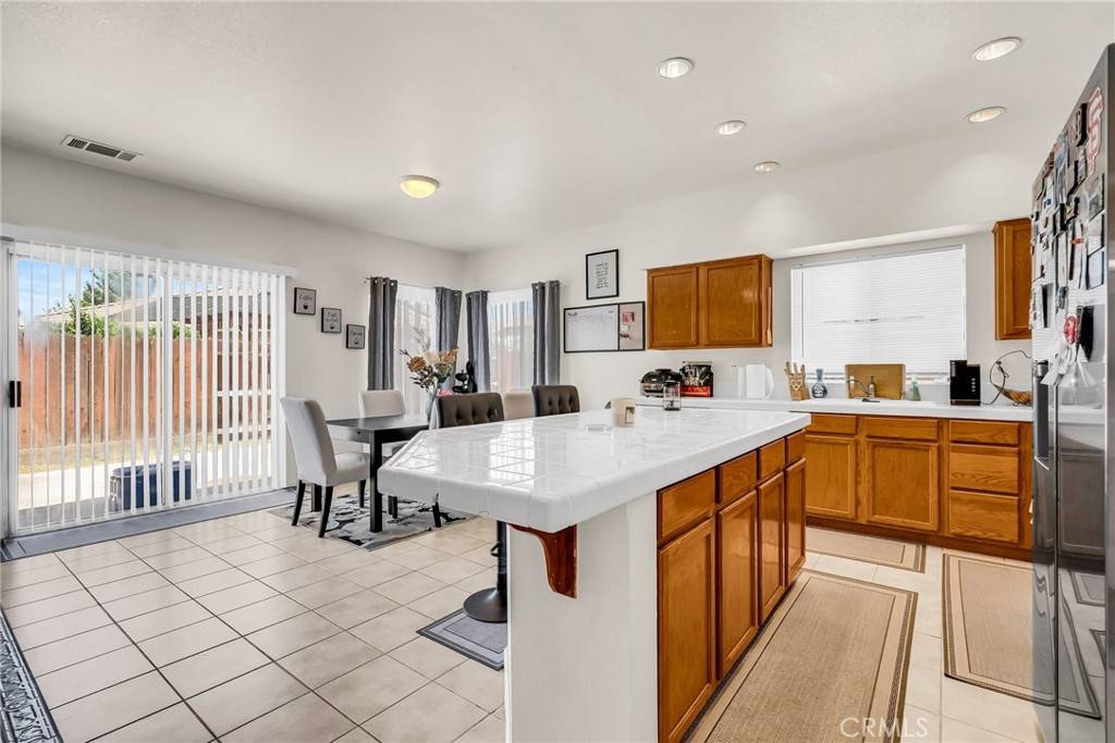 Stockton, CA 95206,1658 Magnum CT