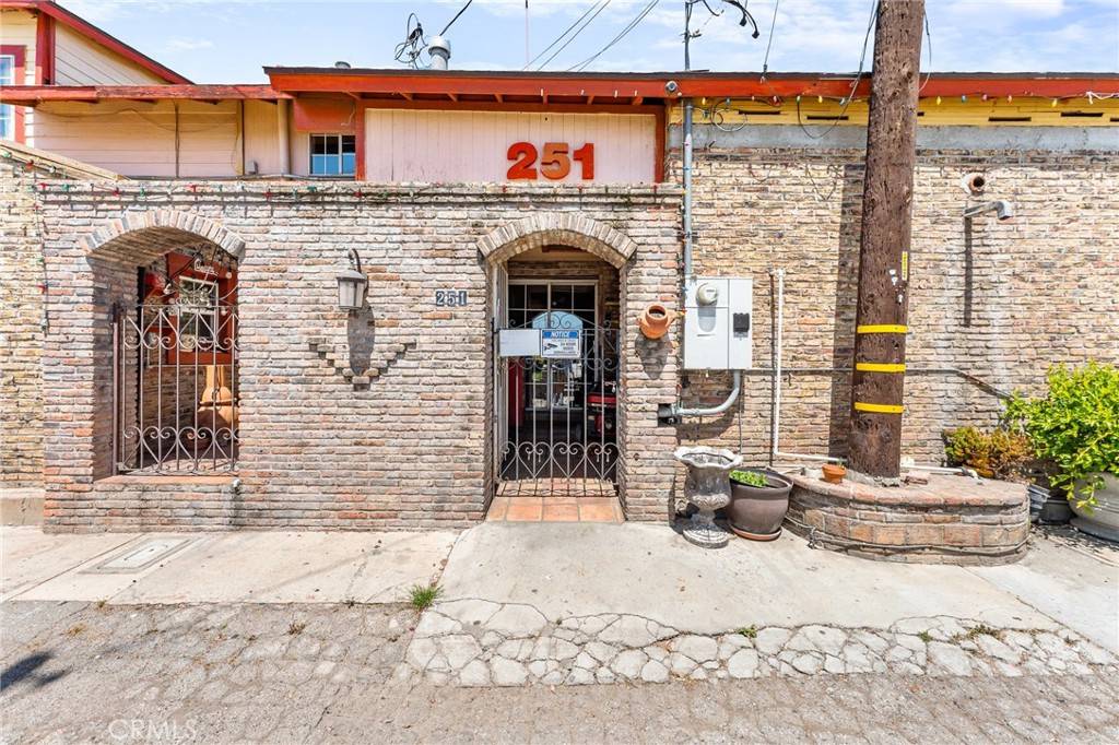 Beaumont, CA 92223,251 W 6th ST