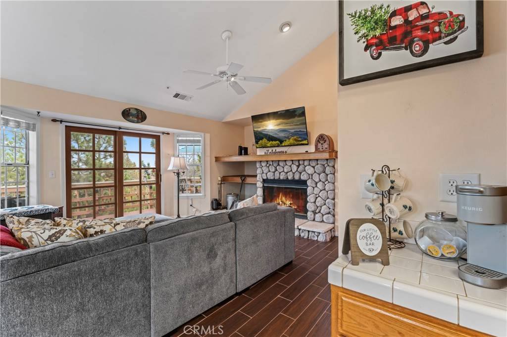 Lake Arrowhead, CA 92352,1285 Yukon DR