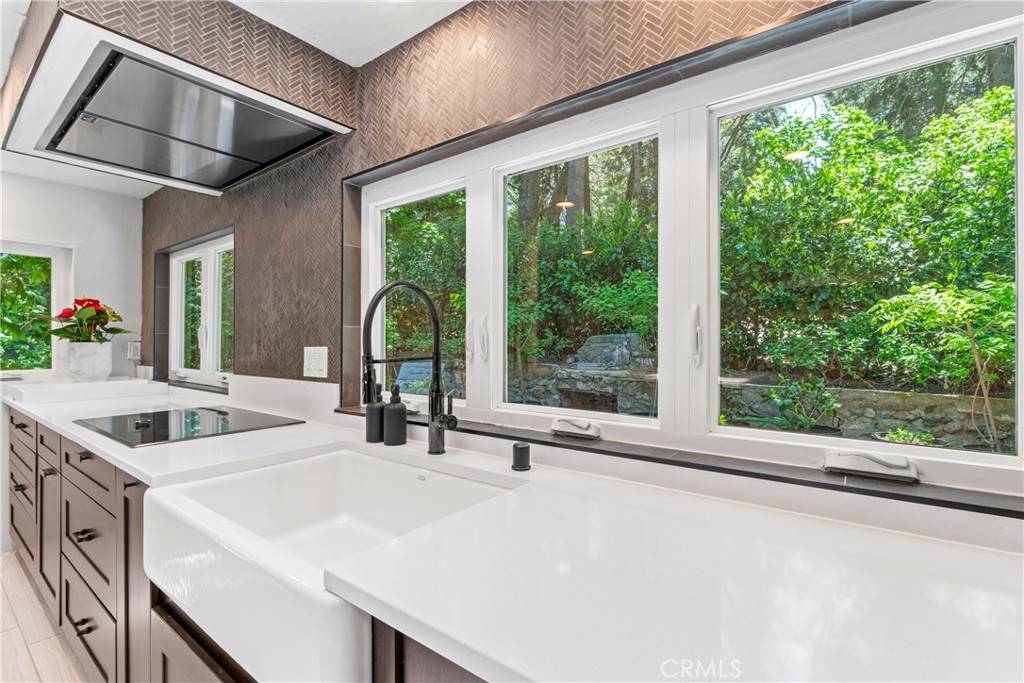 609 Millburn RD Lake Arrowhead, CA 92352