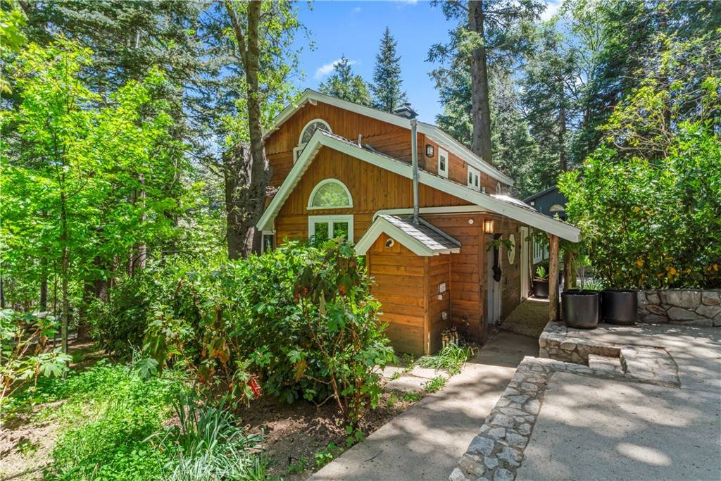 Lake Arrowhead, CA 92352,609 Millburn RD