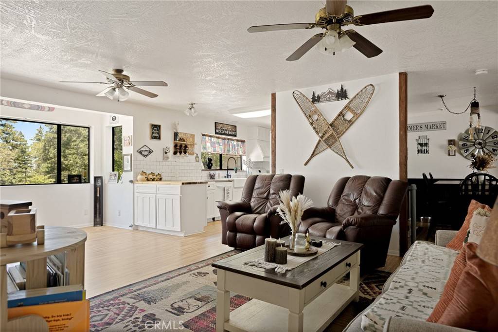 Twin Peaks, CA 92391,26249 Cedar LN