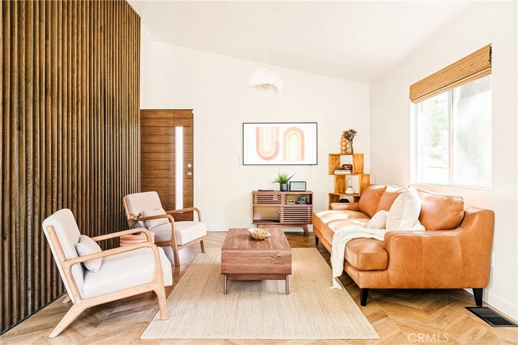 Twin Peaks, CA 92391,26287 Lake Forest DR