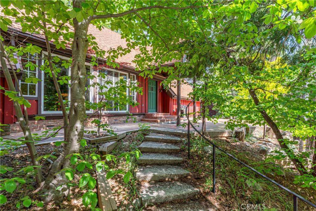 Lake Arrowhead, CA 92352,118 E LN