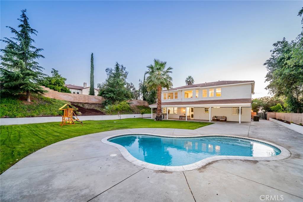 Redlands, CA 92374,581 S La Salle ST