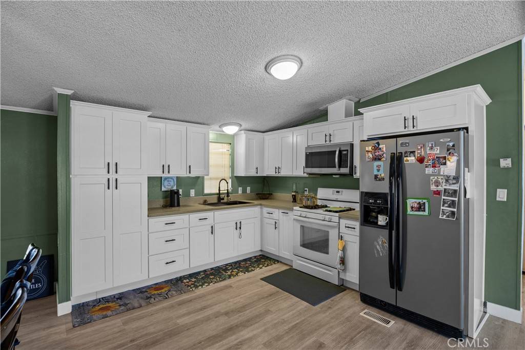 Corona, CA 92879,3900 S Temescal St #49