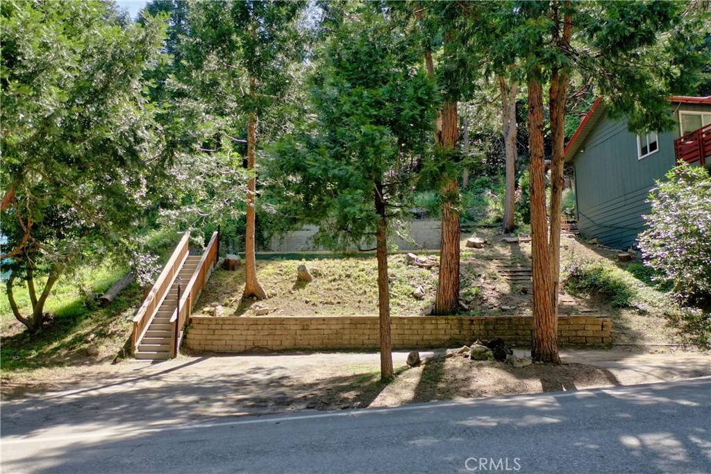 Crestline, CA 92325,785 Fern DR
