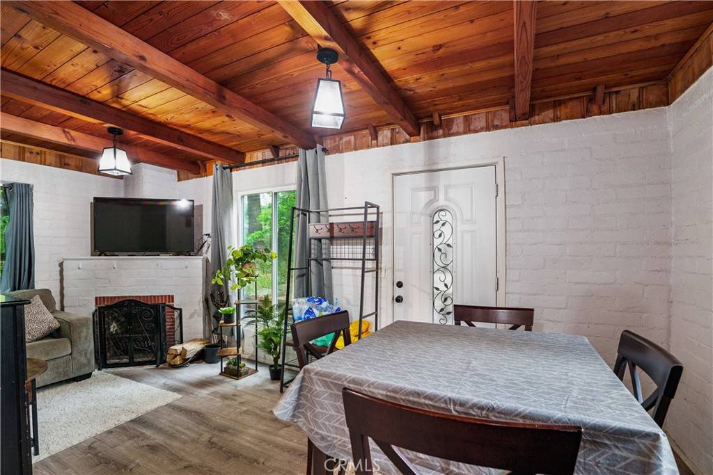 Crestline, CA 92325,423 Forest LN