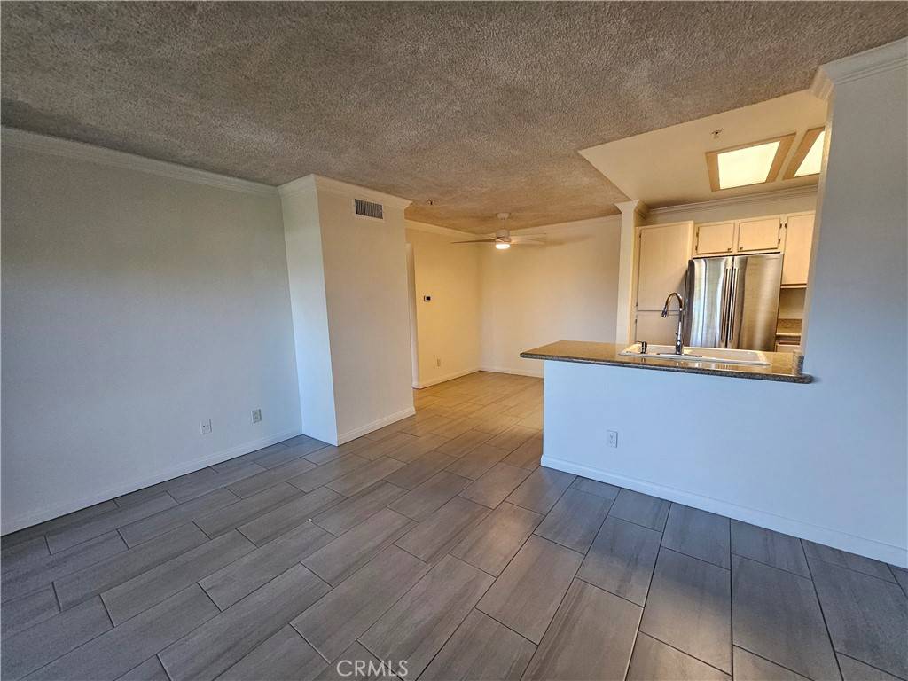 Corona, CA 92879,1015 La Terraza CIR #102