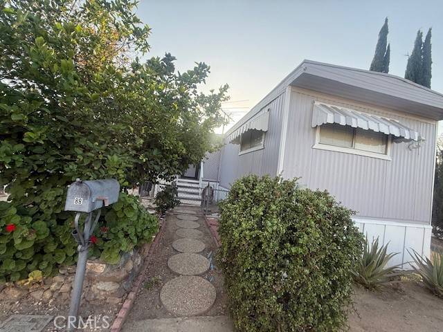 Corona, CA 92882,995 Pomona #88