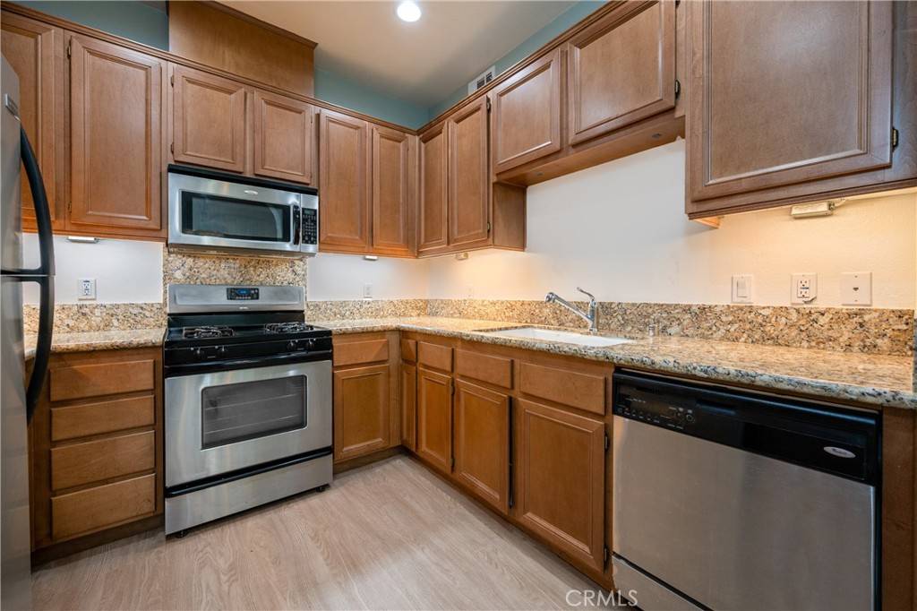 Corona, CA 92883,4304 Owens ST #102