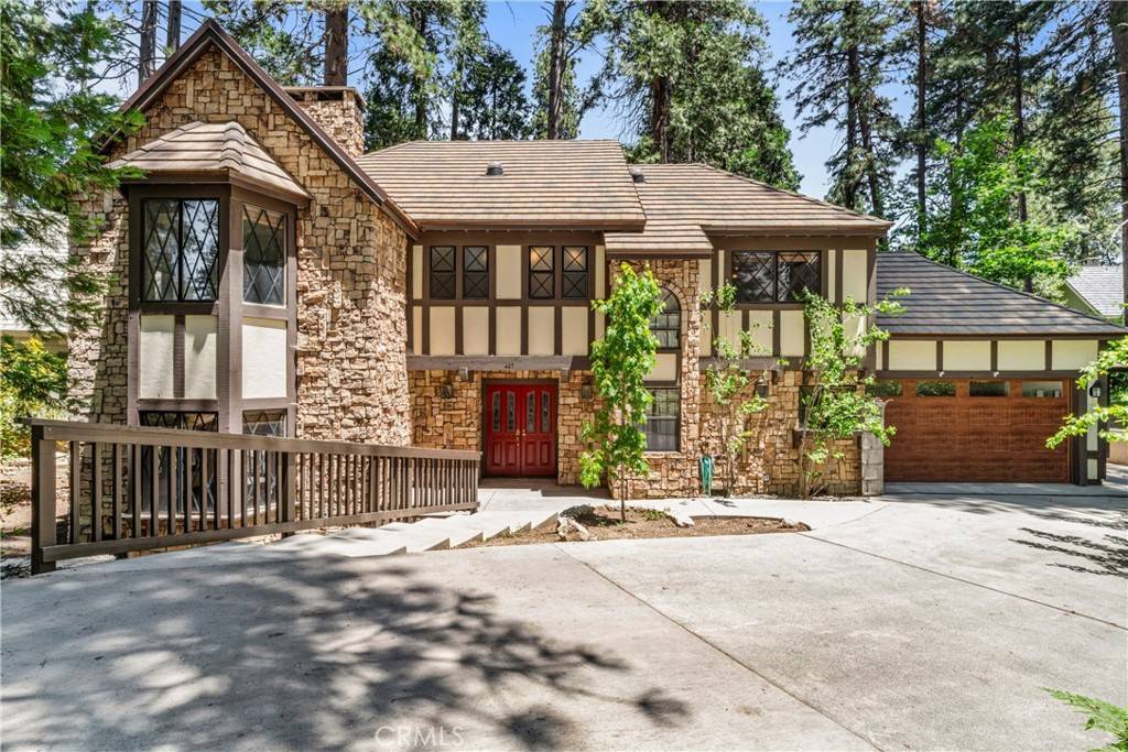 Lake Arrowhead, CA 92352,407 Giant Oak CIR