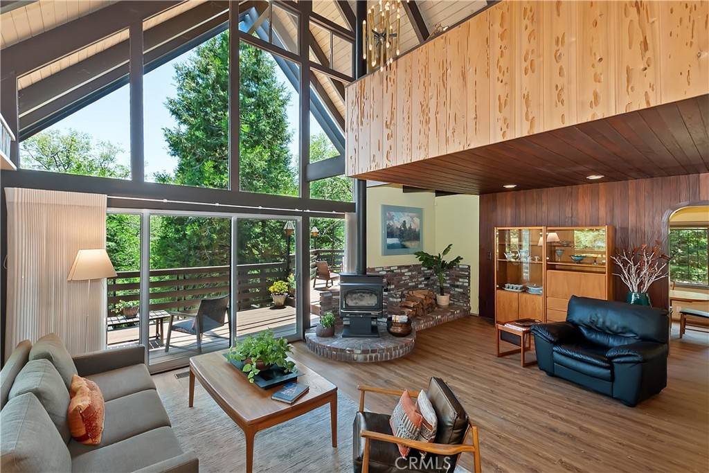 Lake Arrowhead, CA 92352,27280 Peninsula DR