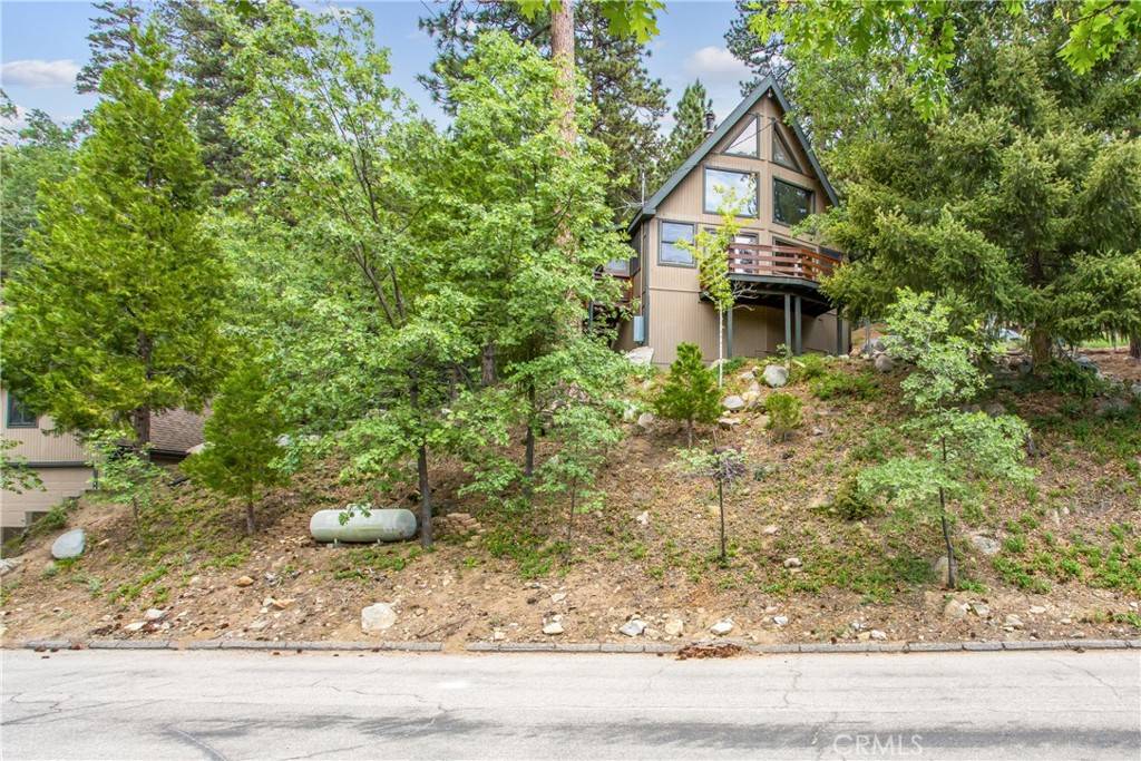 Angelus Oaks, CA 92305,6429 Cedar AVE