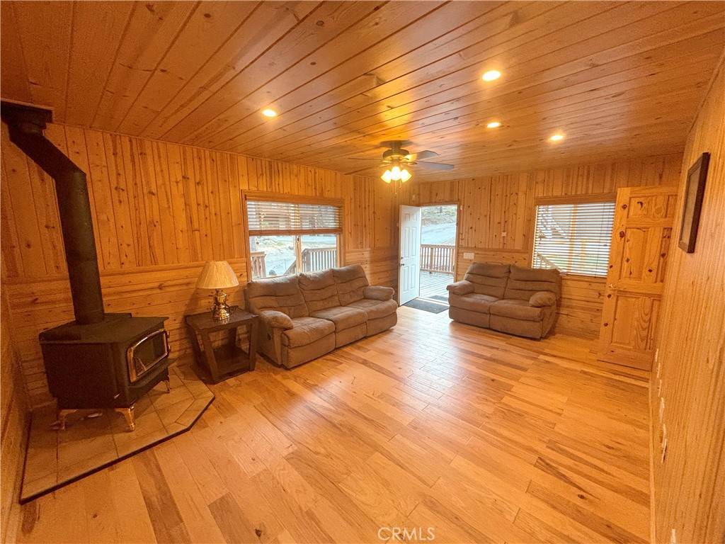 Green Valley Lake, CA 92341,33308 Iris DR