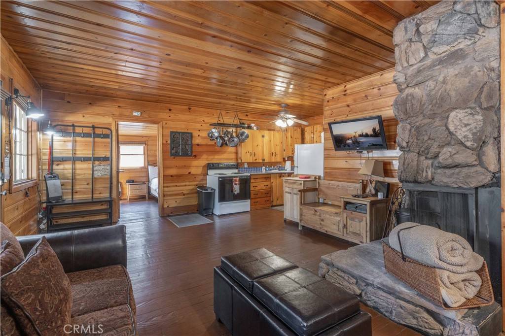 Big Bear Lake, CA 92315,796 Silver Tip DR