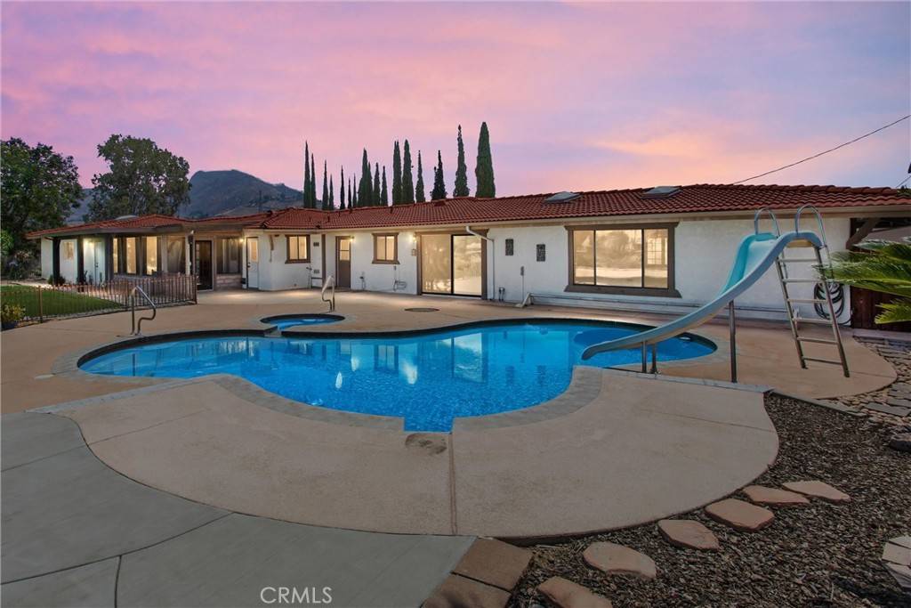 Colton, CA 92324,1835 Hilltop DR