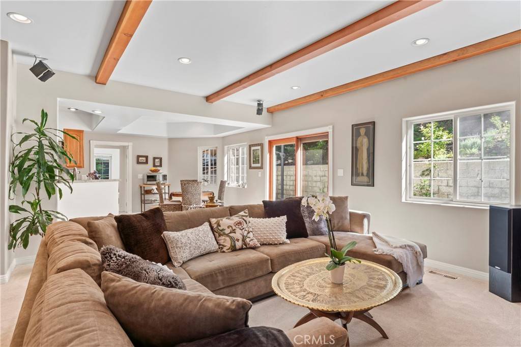 Lake Arrowhead, CA 92317,197 Massive RD