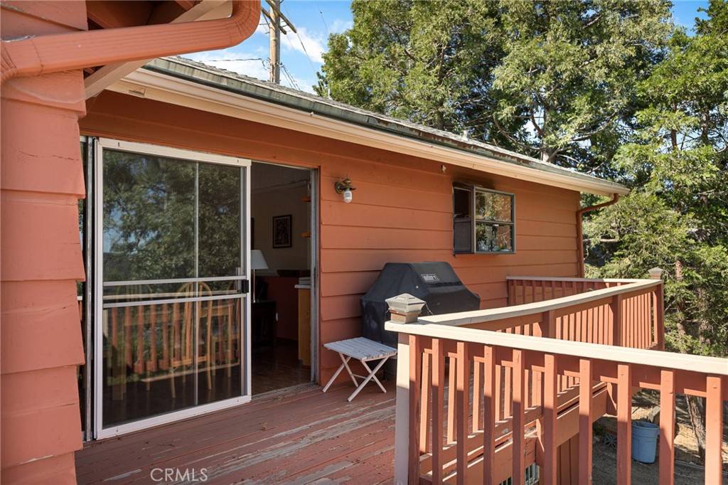 Running Springs, CA 92382,30400 Live Oak DR