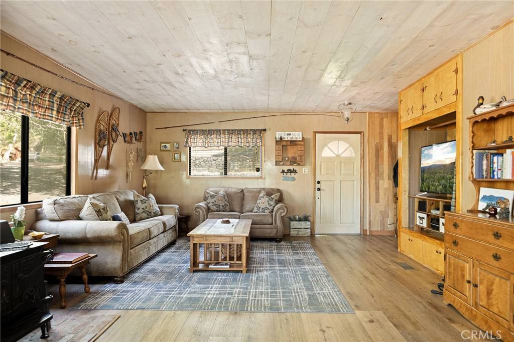 Green Valley Lake, CA 92341,32953 Juniper LN