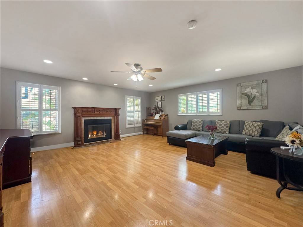Huntington Beach, CA 92647,15332 Shasta LN