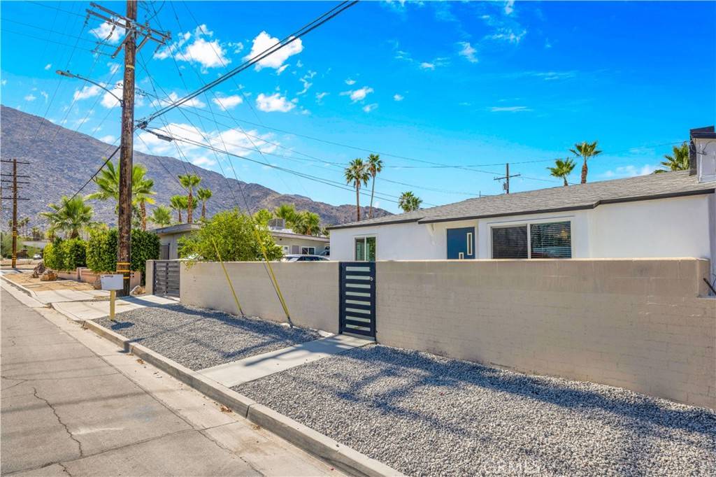 Palm Springs, CA 92264,595 S Calle Santa Rosa