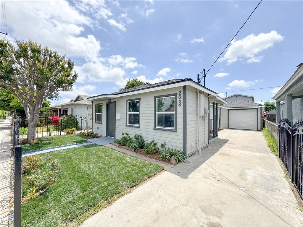 Compton, CA 90222,2058 E Stockwell ST