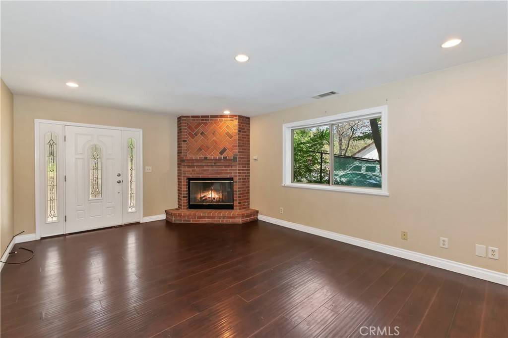 Crestline, CA 92325,23739 Hillside DR