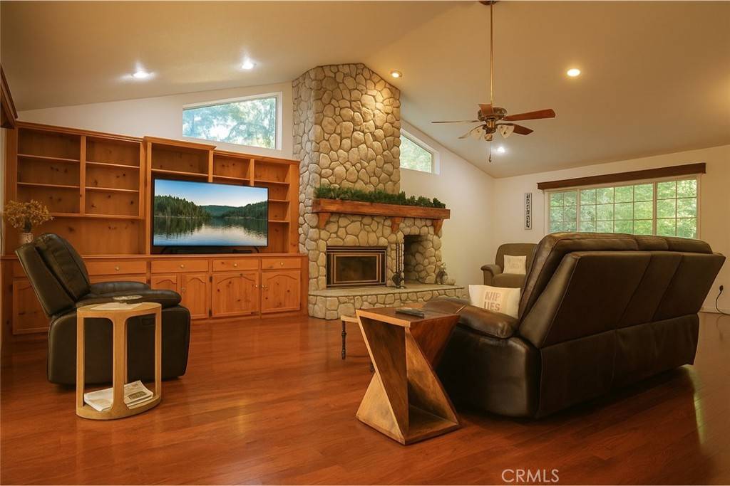 Crestline, CA 92325,620 Acacia DR
