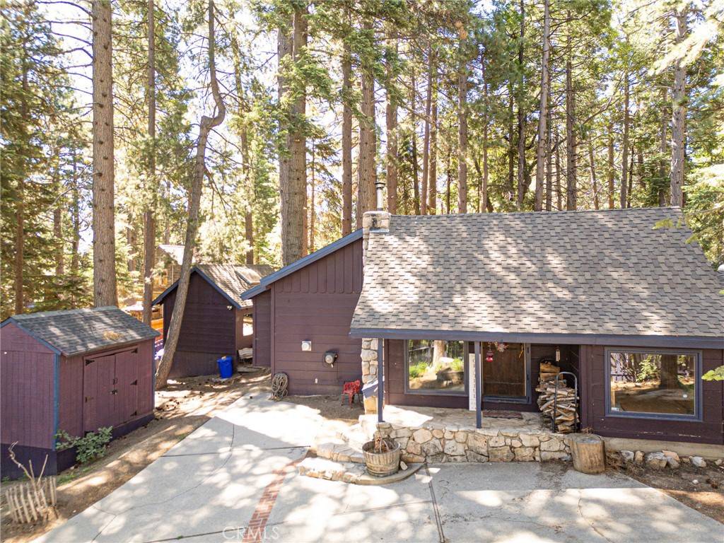 Running Springs, CA 92382,31701 Christmas Tree LN