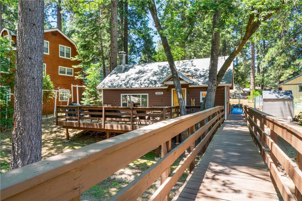Running Springs, CA 92382,32135 West DR