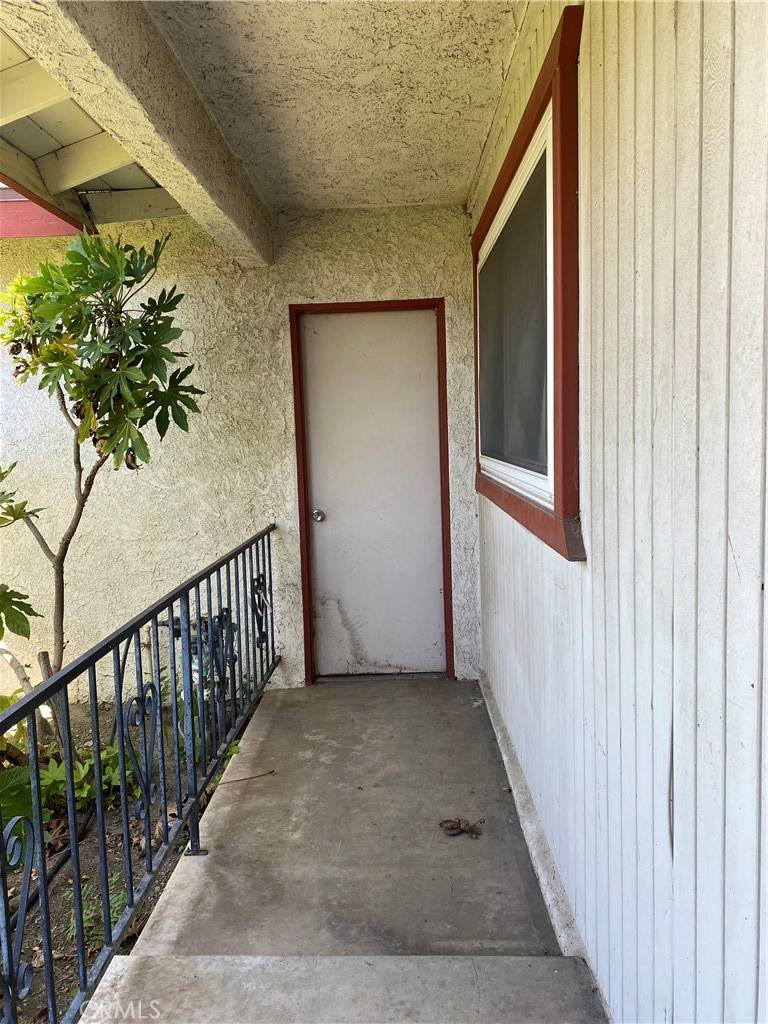 Fontana, CA 92335,16341 Holly DR