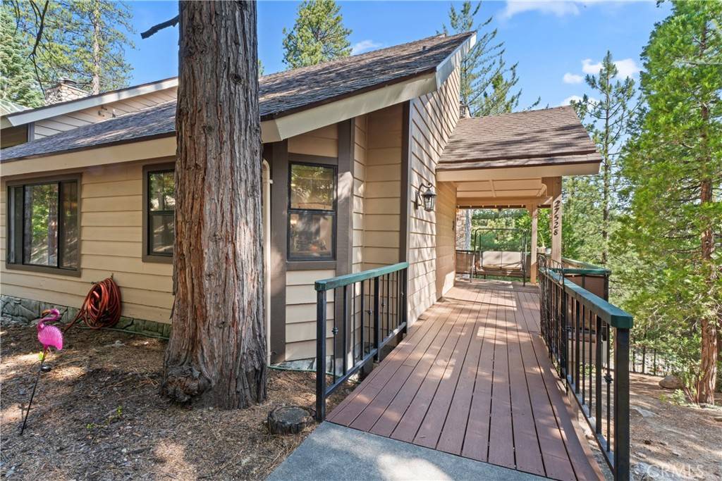 Lake Arrowhead, CA 92352,27528 Ashwood LN