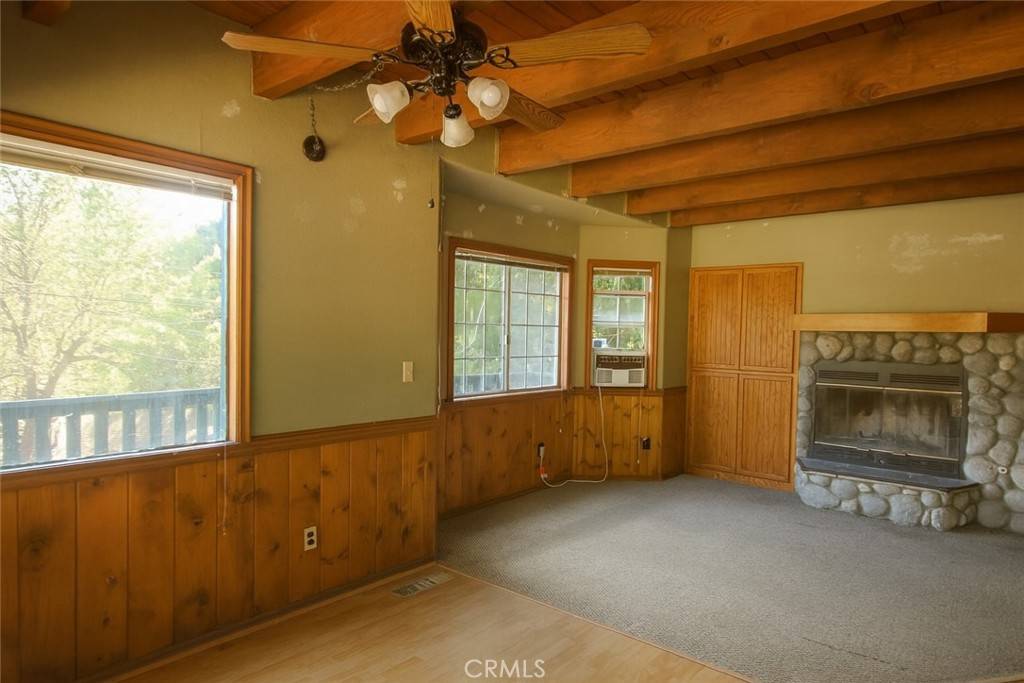 Crestline, CA 92325,23690 Hillside DR