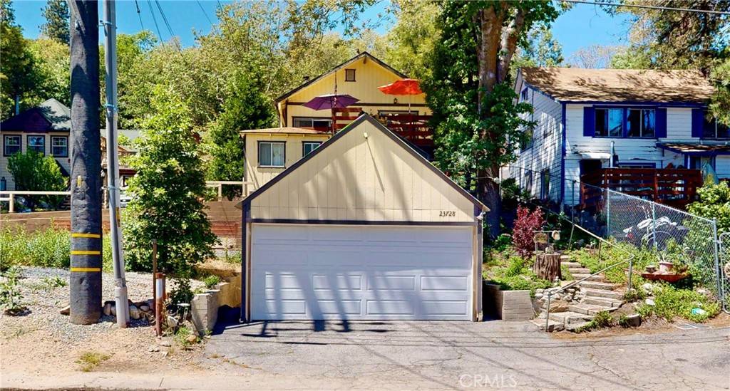 Crestline, CA 92325,23728 Manzanita DR