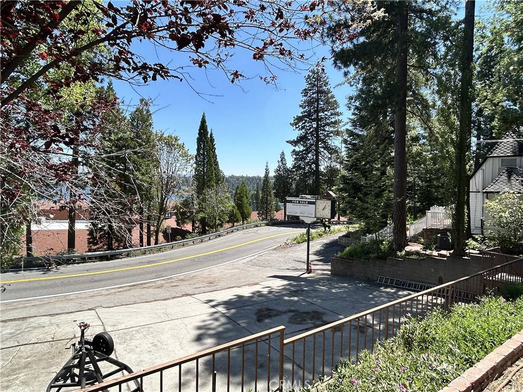 Lake Arrowhead, CA 92352,28069 Lakes Edge RD