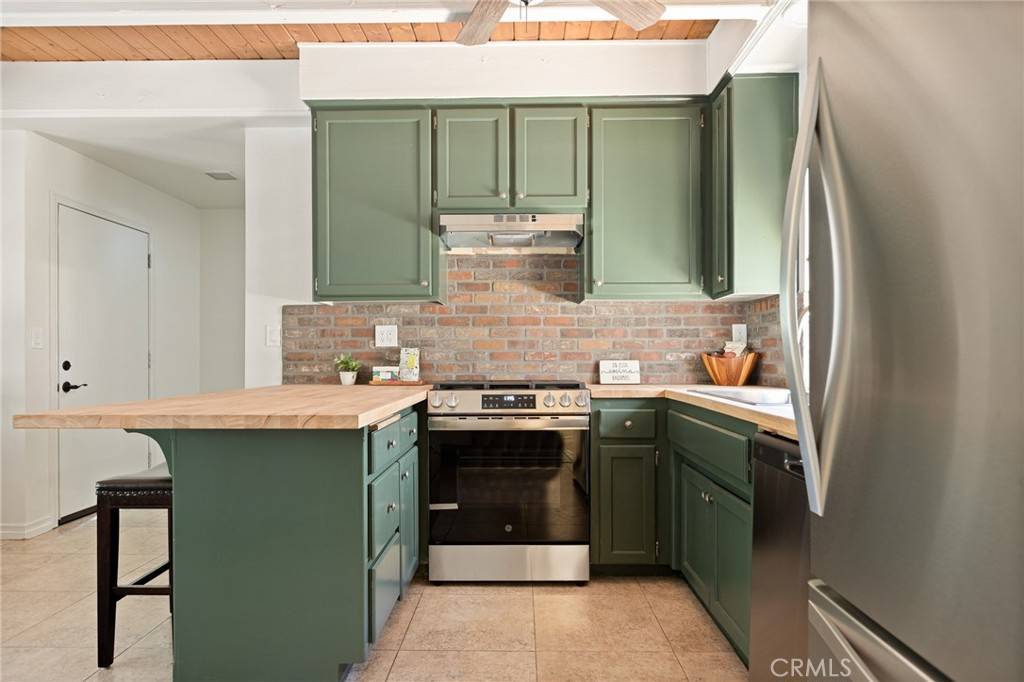 Twin Peaks, CA 92391,531 Rose LN