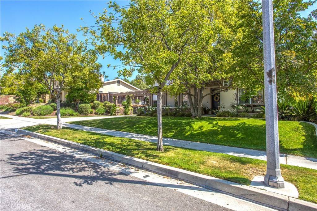 Redlands, CA 92373,512 Golden West DR