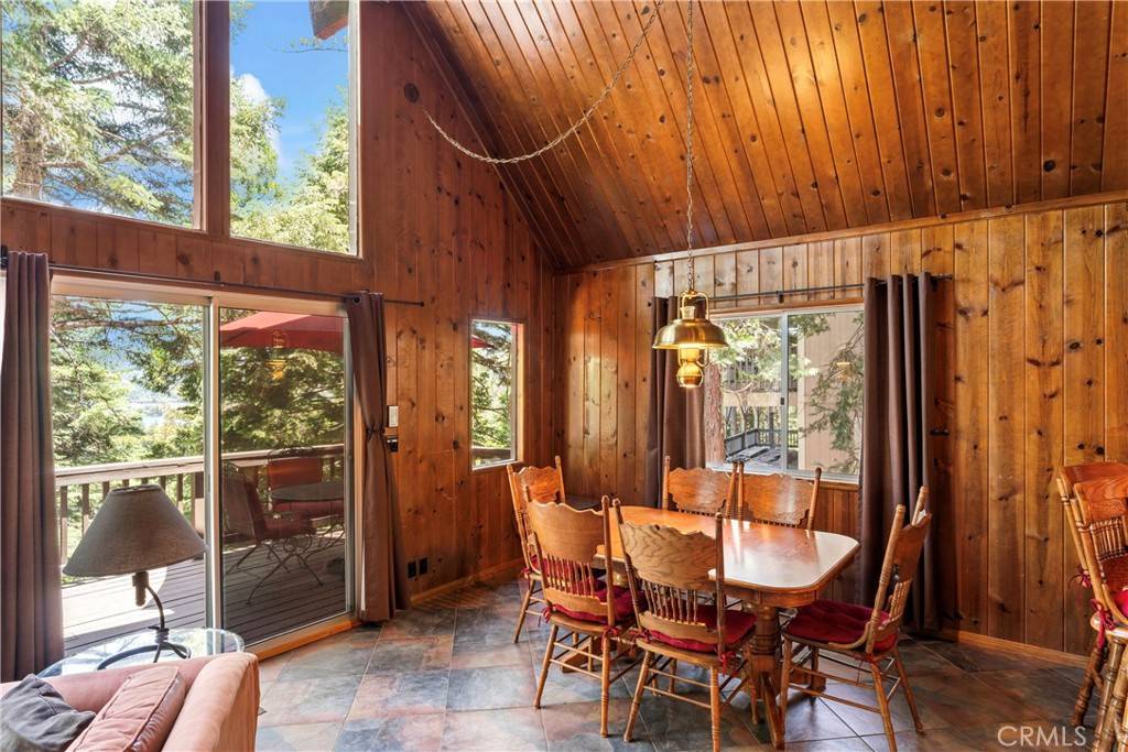 Lake Arrowhead, CA 92317,279 Old Toll RD
