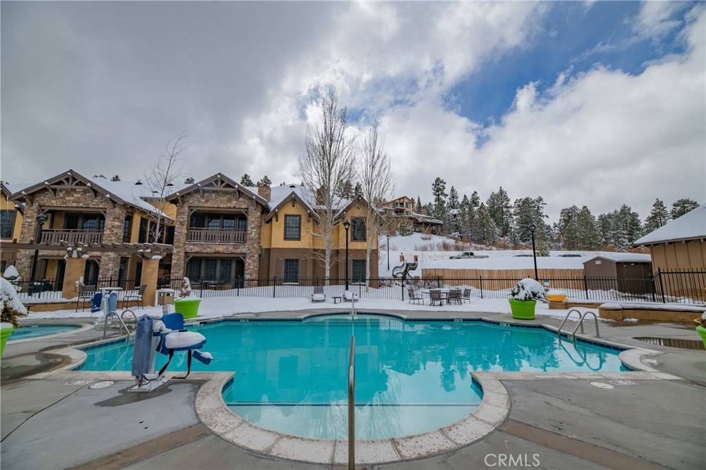 Big Bear, CA 92315,40671 Village #13B