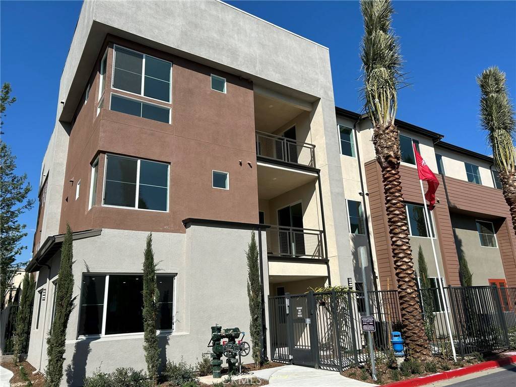 Ontario, CA 91764,1000 Tangent privado 302