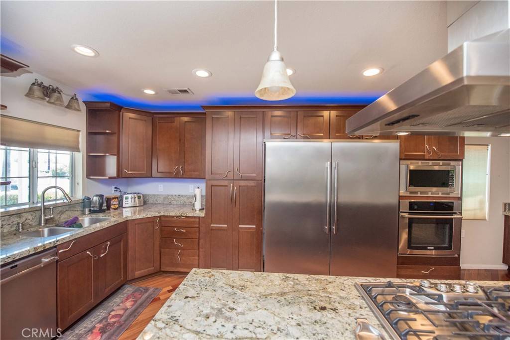 Fontana, CA 92335,9378 Palmetto AVE