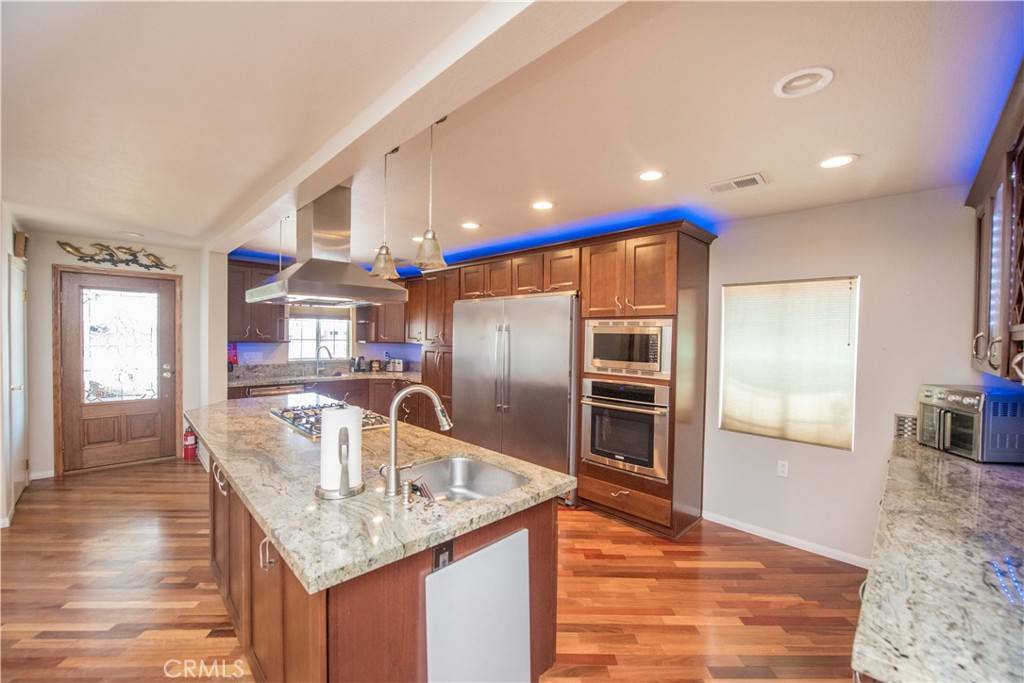 Fontana, CA 92335,9378 Palmetto AVE