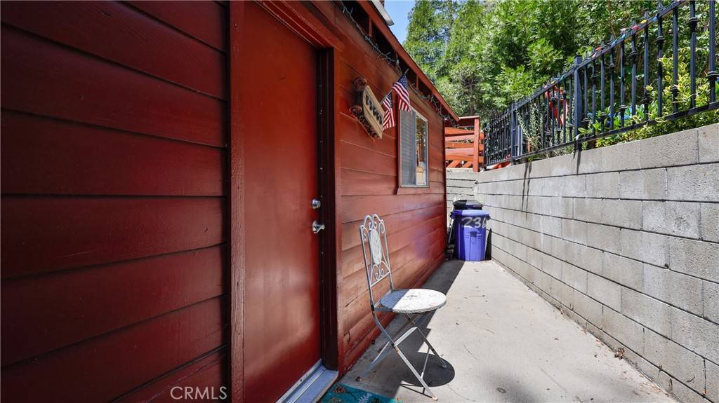 Crestline, CA 92325,23683 Manzanita DR