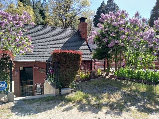 Crestline, CA 92325,23683 Manzanita DR