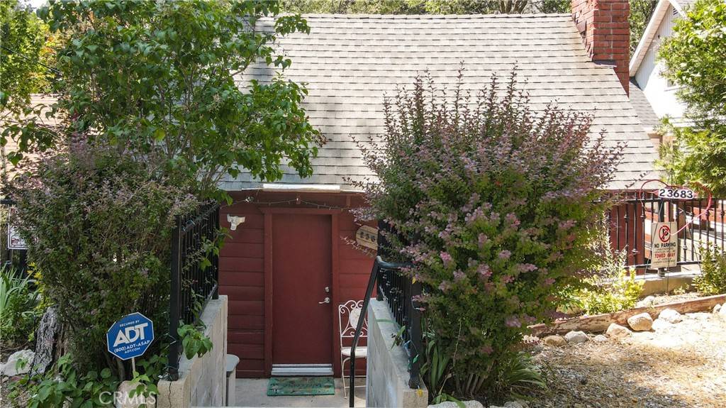 Crestline, CA 92325,23683 Manzanita DR