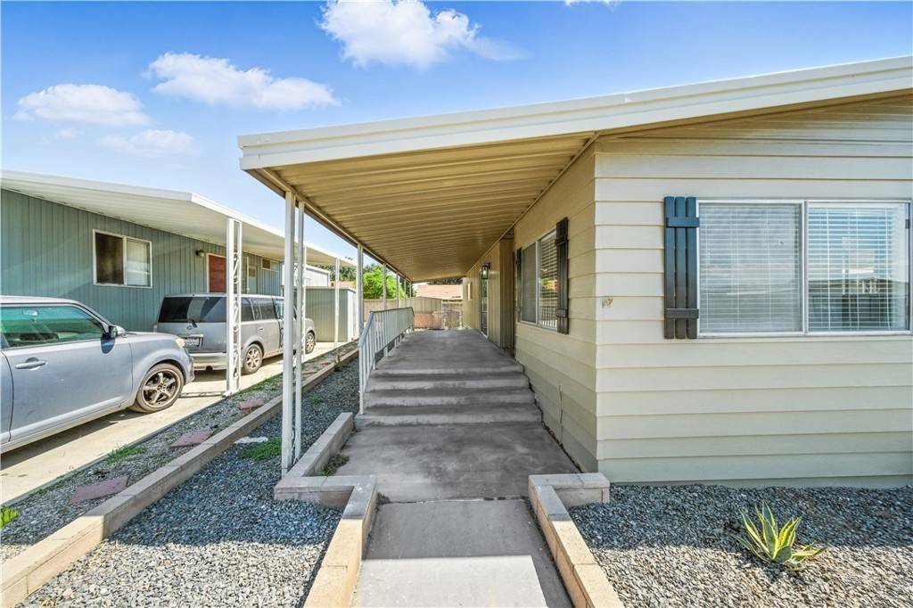 Redlands, CA 92376,626 N Dearborn #12