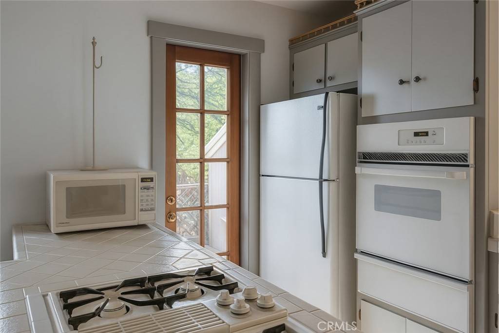 Lake Arrowhead, CA 92352,505 W Victoria CT